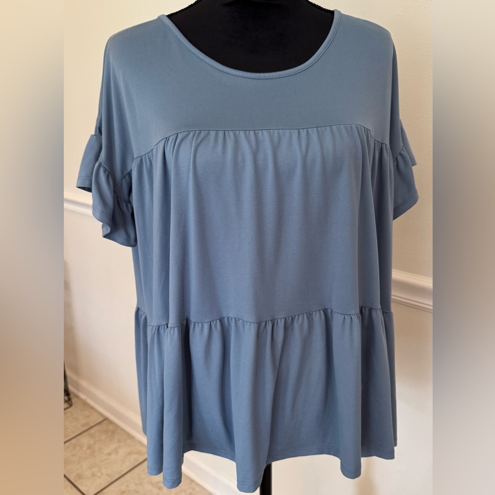 Ninexis Dusty Blue Tiered Ruffle Sleeve Top – Size Small